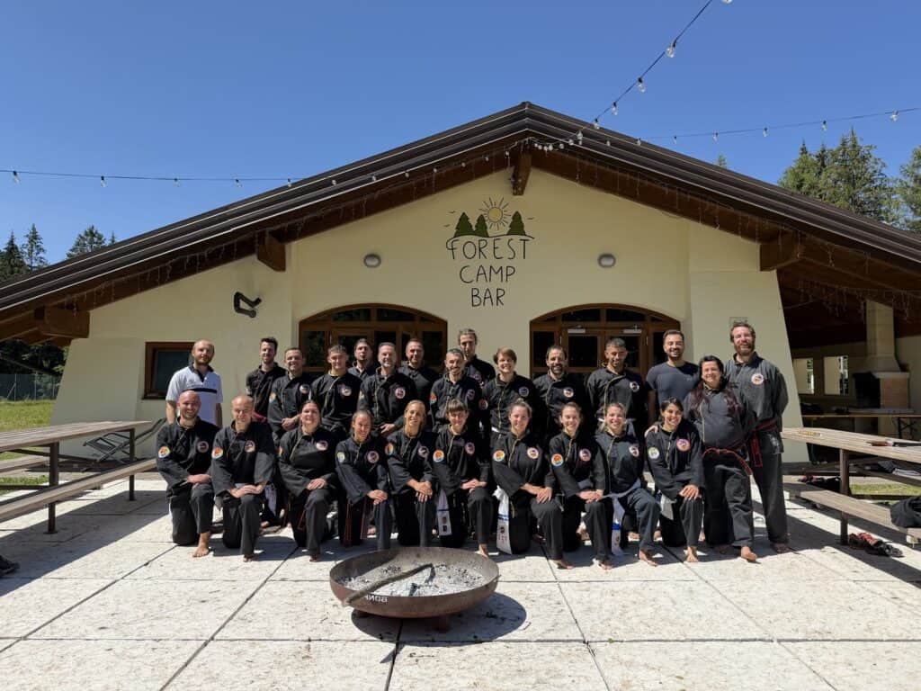 Gruppo della scuola Hy Vong di Trento al weekend di allenamento Qwan Ki Do in Val di Gresta